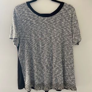 Le Lis Women’s 1x Teria Fringe Knit Top